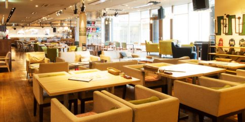 ナナマルニ カフェアンドダイナー なんばパークス店